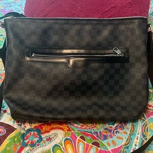 Louis Vuitton Black Mick Damier Graphite MM